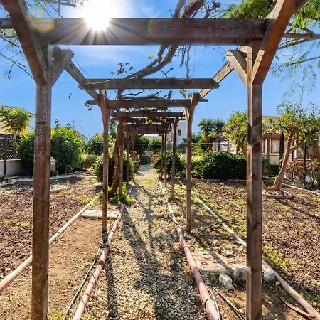 Villa Summerside By Ezoria Coral Bay